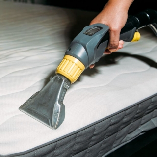 Limpeza Profunda de Colchões Lavagem de cadeiras Empresa de Lavagem de Cadeiras Limpeza Automotiva