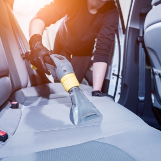 Limpeza de Interiores de Carros Limpeza de Estofados Serviço de Lavagem de Móveis Lavagem a Seco de Cadeiras